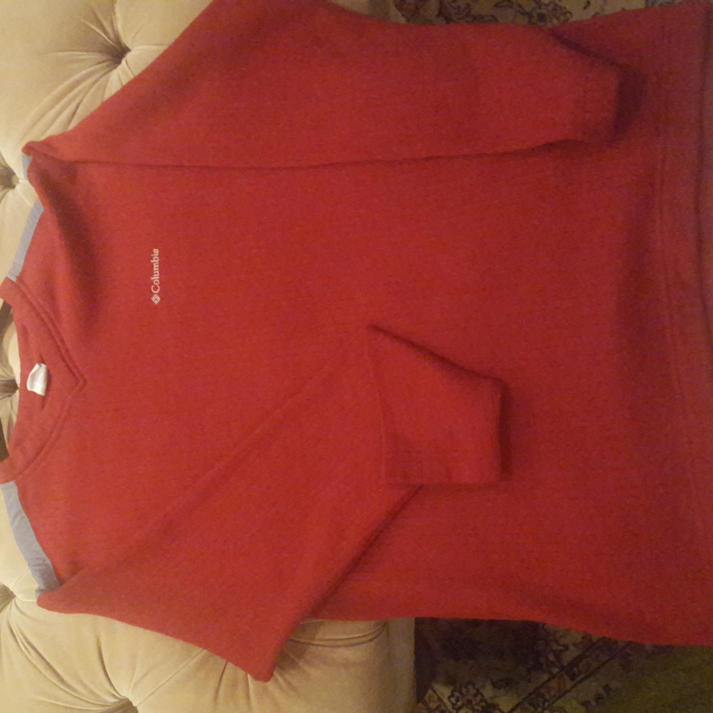 Long sleeve Columbia sweater